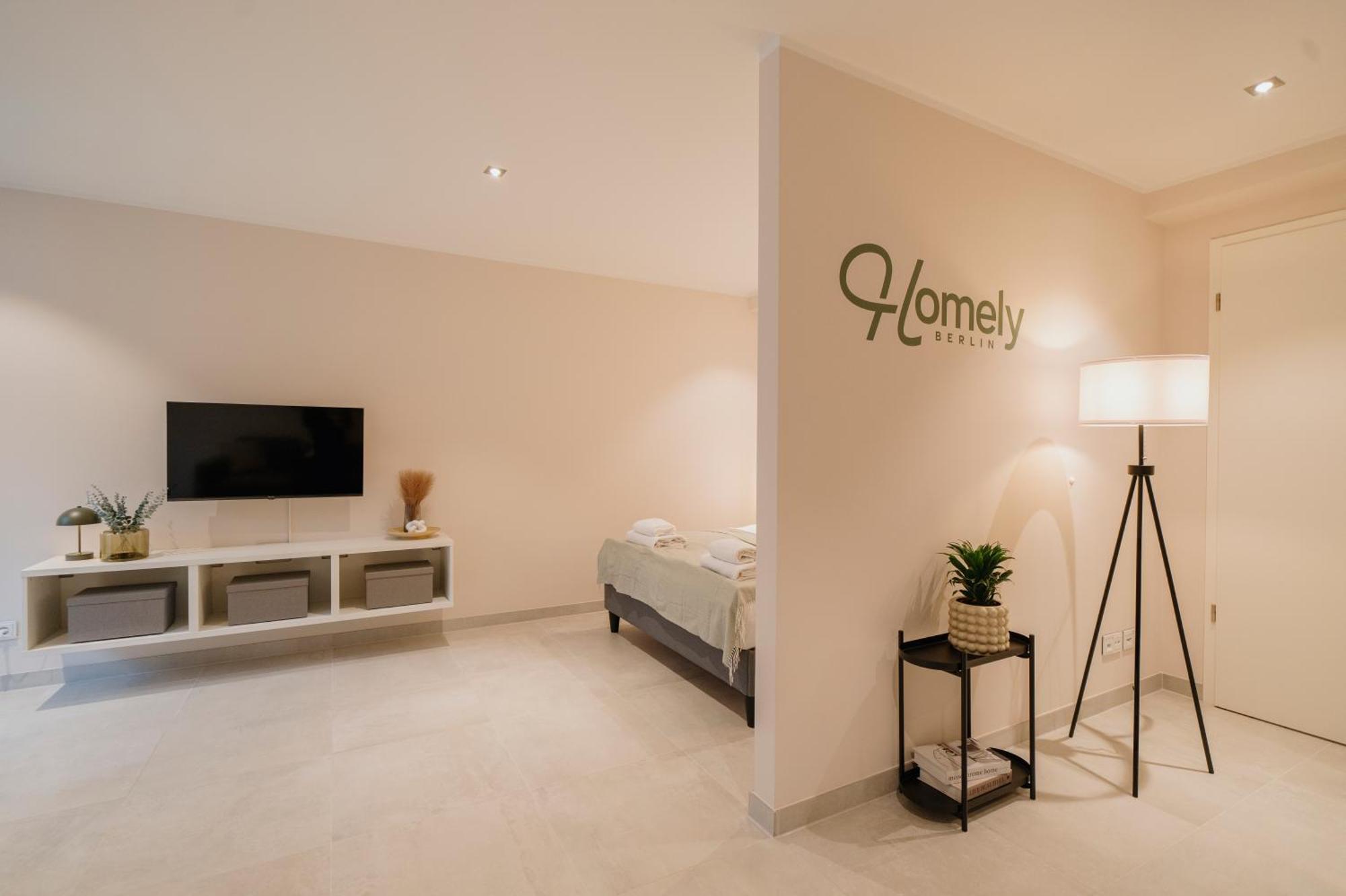 Homely - Huge Terrace, Modern, Quiet, Near Kudamm * Berlim