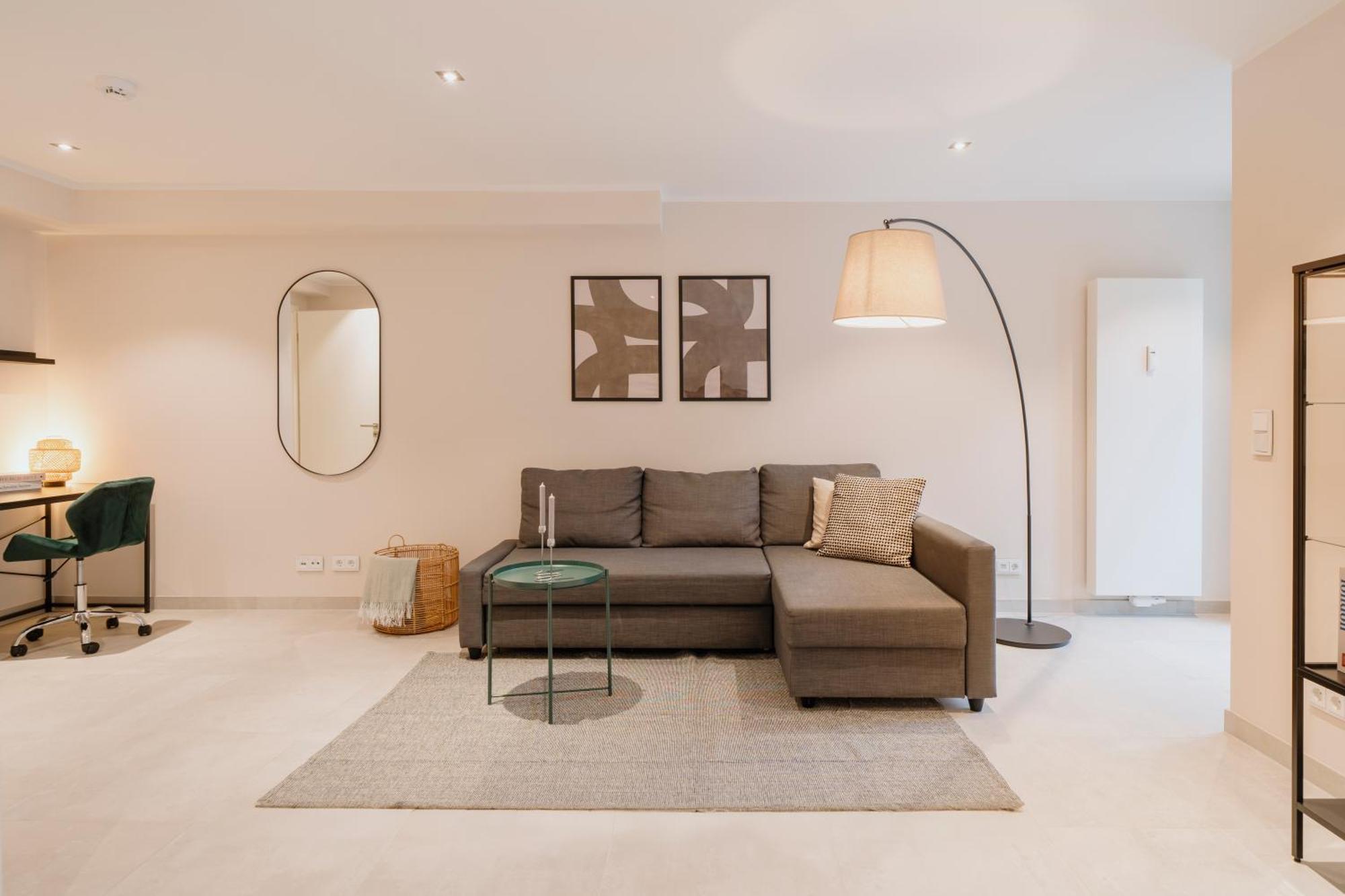 Homely - Huge Terrace, Modern, Quiet, Near Kudamm Appartement *