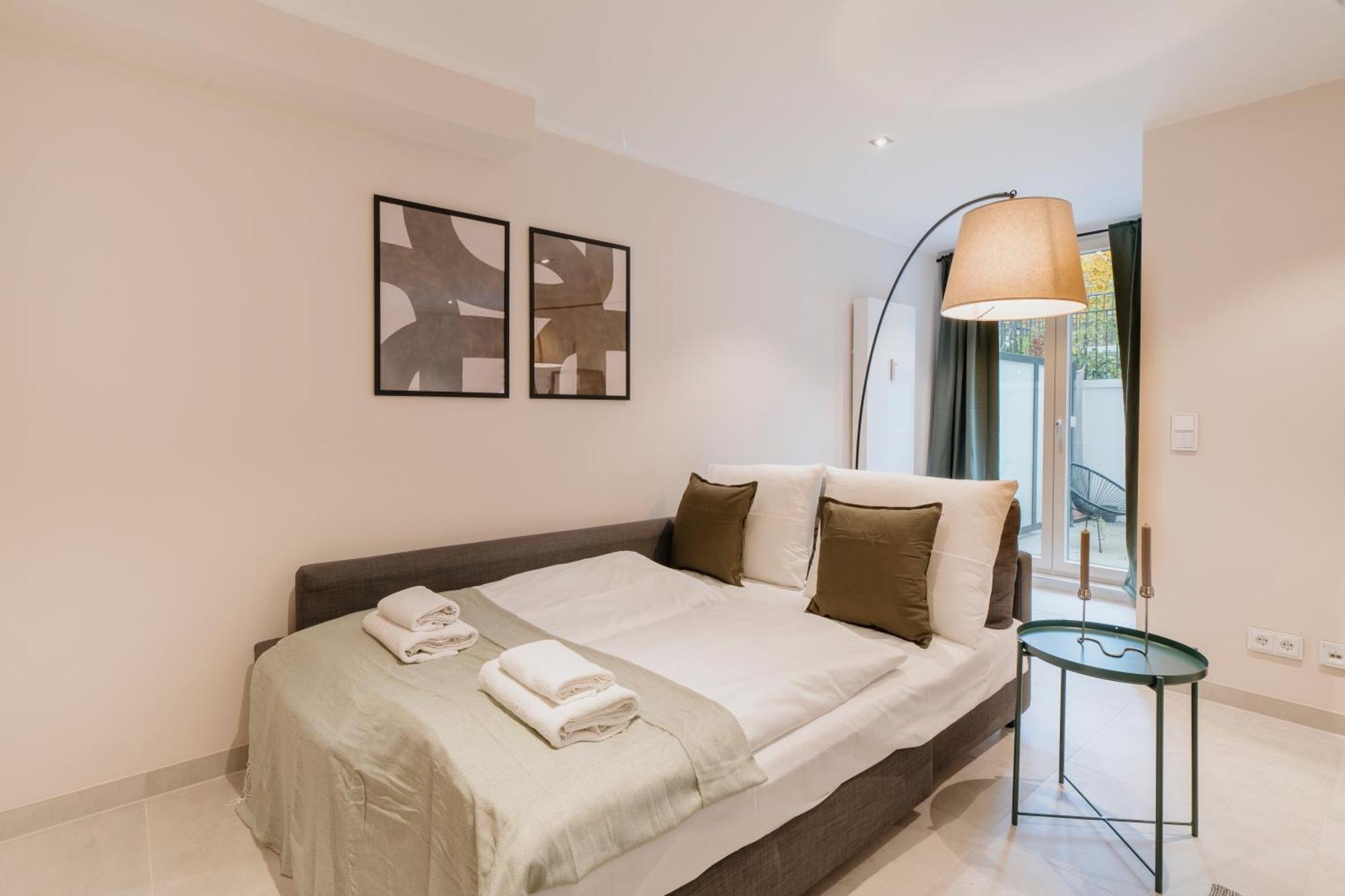 Homely - Huge Terrace, Modern, Quiet, Near Kudamm Appartement Berlijn