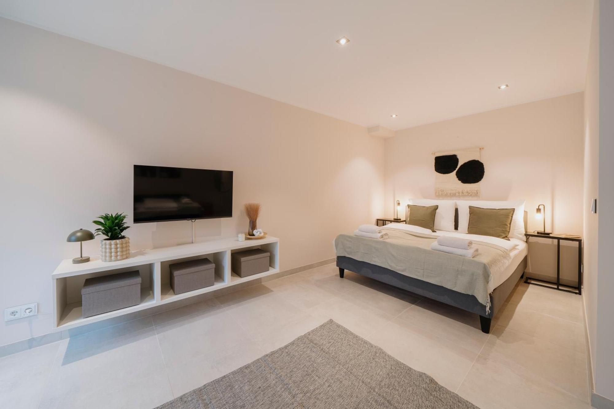 Apartamento Homely - Huge Terrace, Modern, Quiet, Near Kudamm Berlim