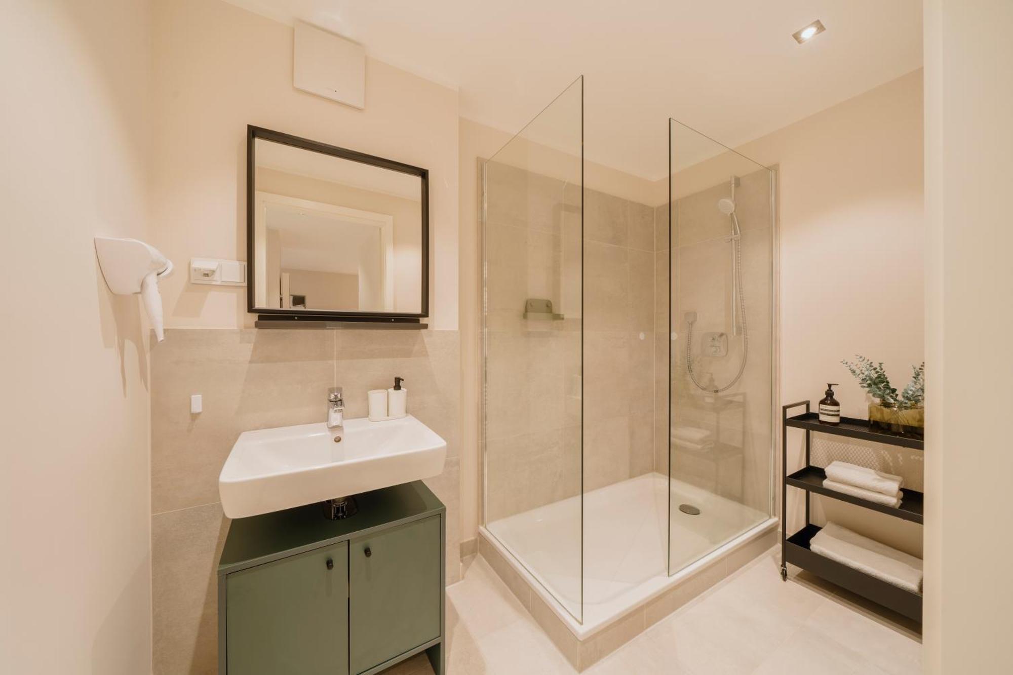 Appartement Homely - Huge Terrace, Modern, Quiet, Near Kudamm