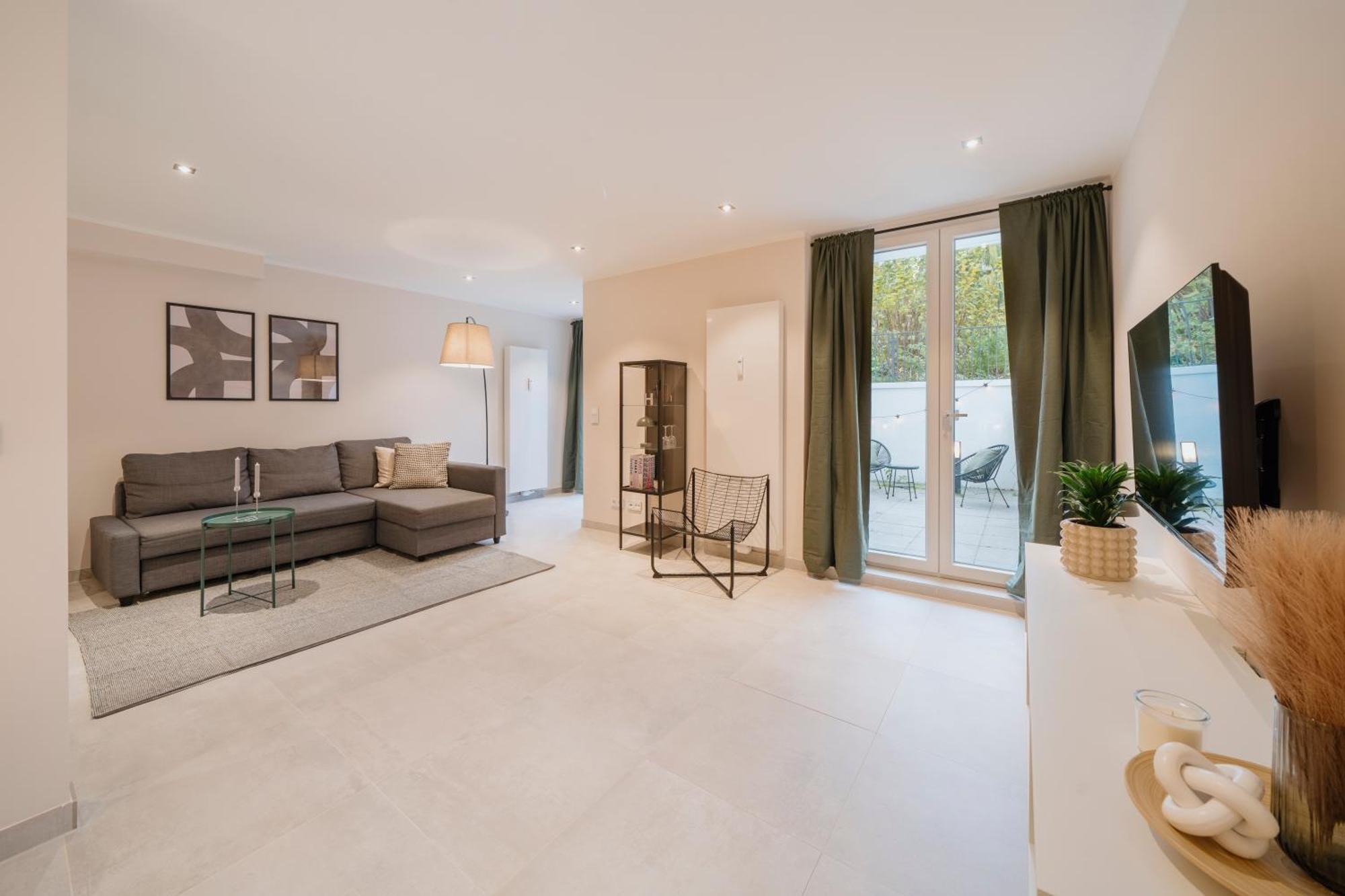 Homely - Huge Terrace, Modern, Quiet, Near Kudamm Berlijn