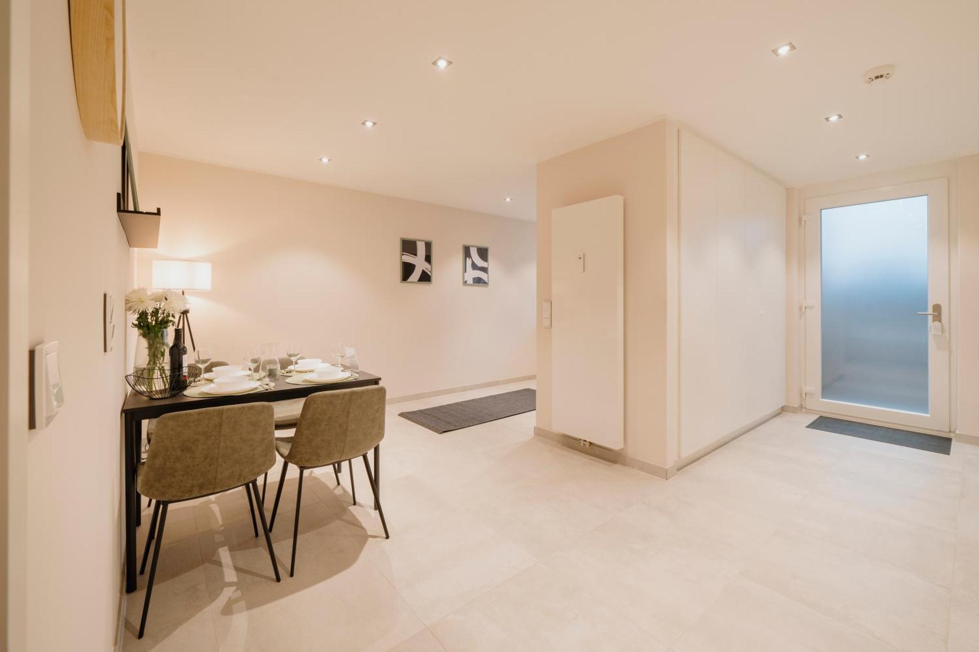 Homely - Huge Terrace, Modern, Quiet, Near Kudamm Appartement