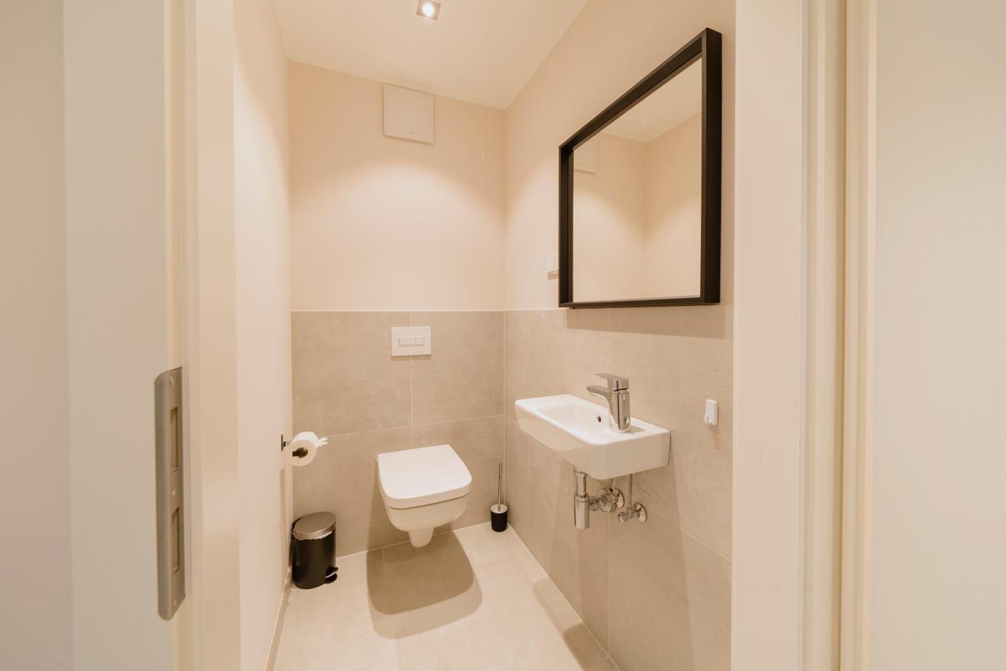 Homely - Huge Terrace, Modern, Quiet, Near Kudamm Appartement