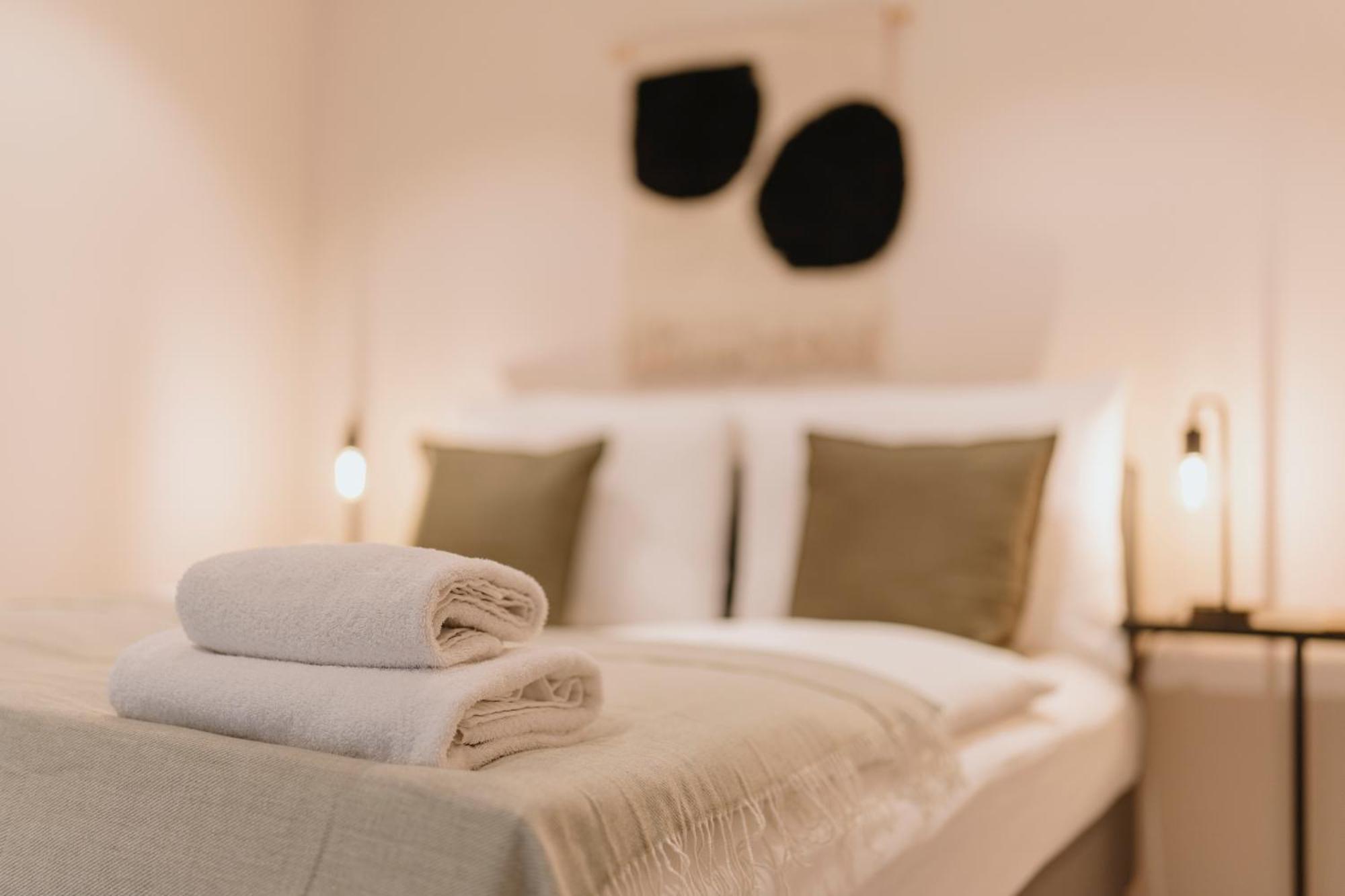 Homely - Huge Terrace, Modern, Quiet, Near Kudamm Appartement *