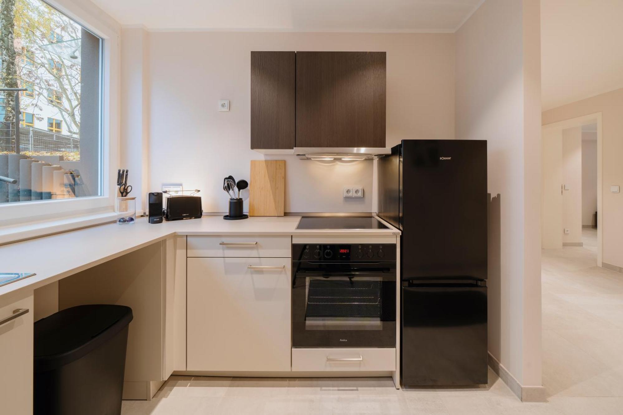 Homely - Huge Terrace, Modern, Quiet, Near Kudamm *